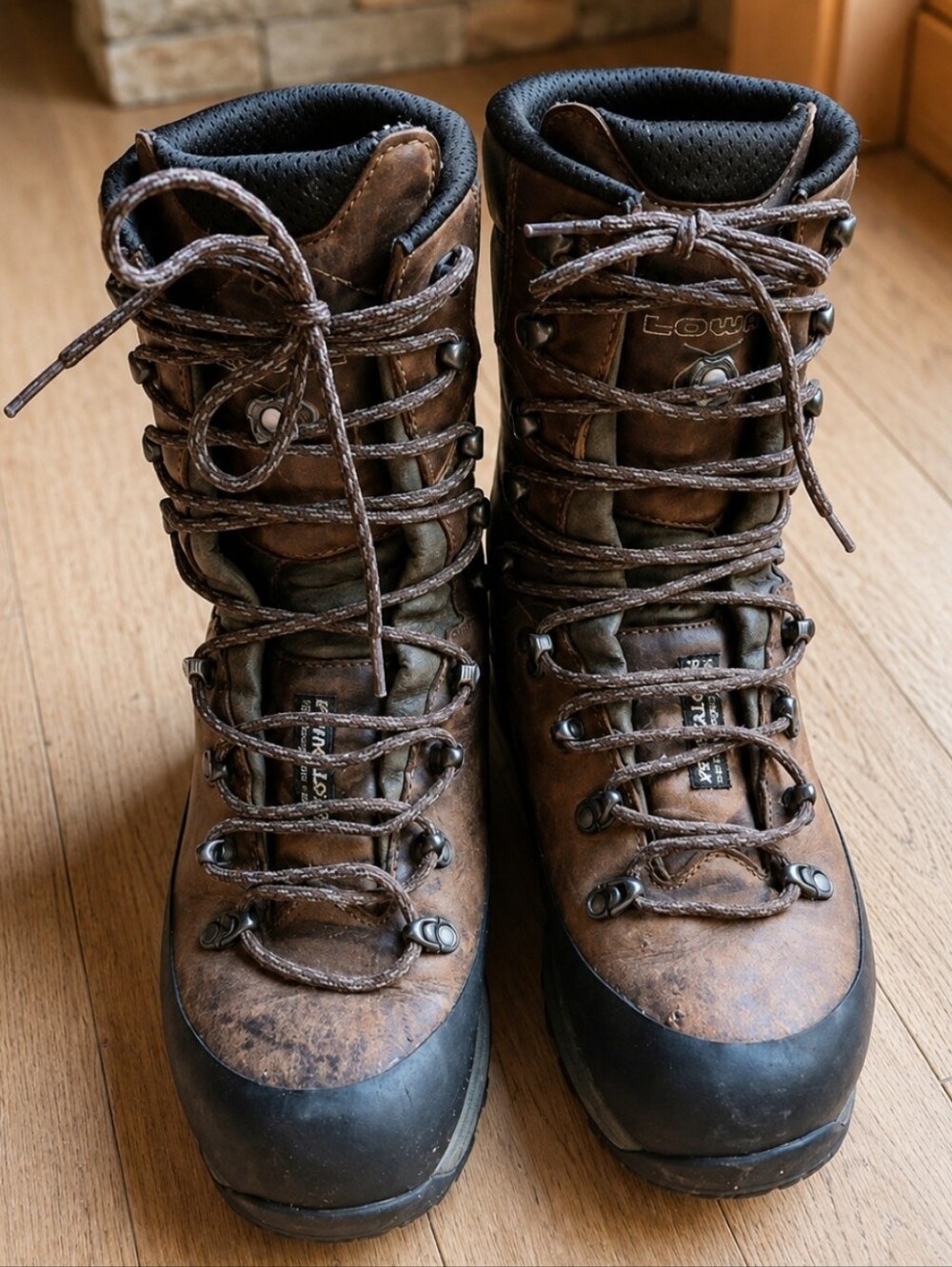 LOWA Hunter GTX Evo Extreme Men’s Hunting Boots – Size 10.5